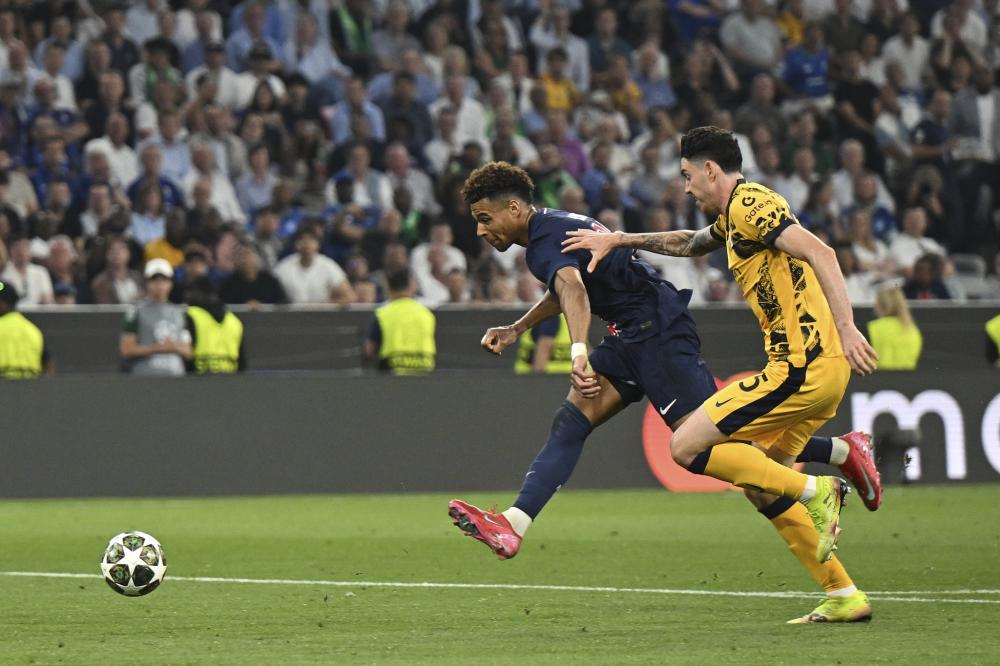 巴西队在阿森纳基地训练，安切洛蒂与阿尔特塔会面并合影