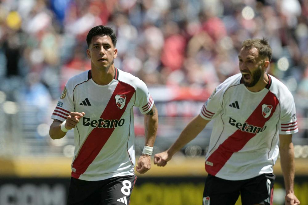 被国米拉开3分差距，罗马对阵卡利亚里6场不败被终结